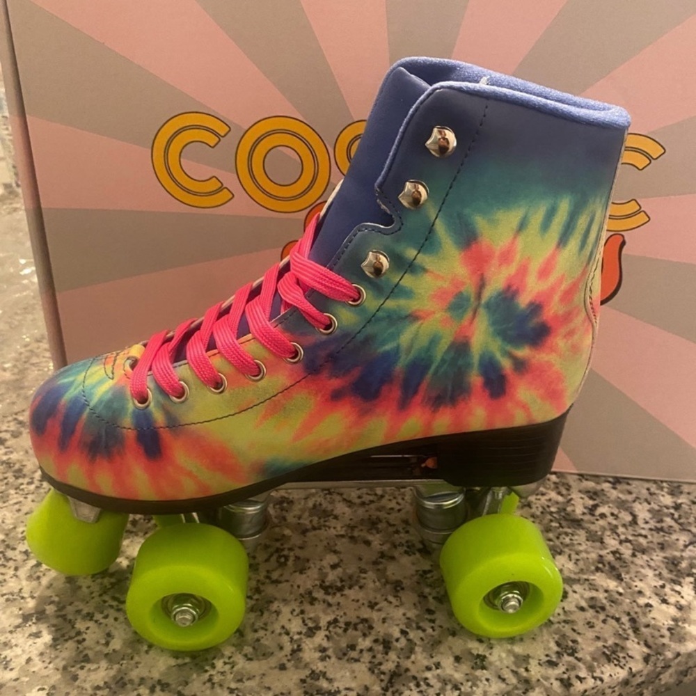 NWB COSMIC skates